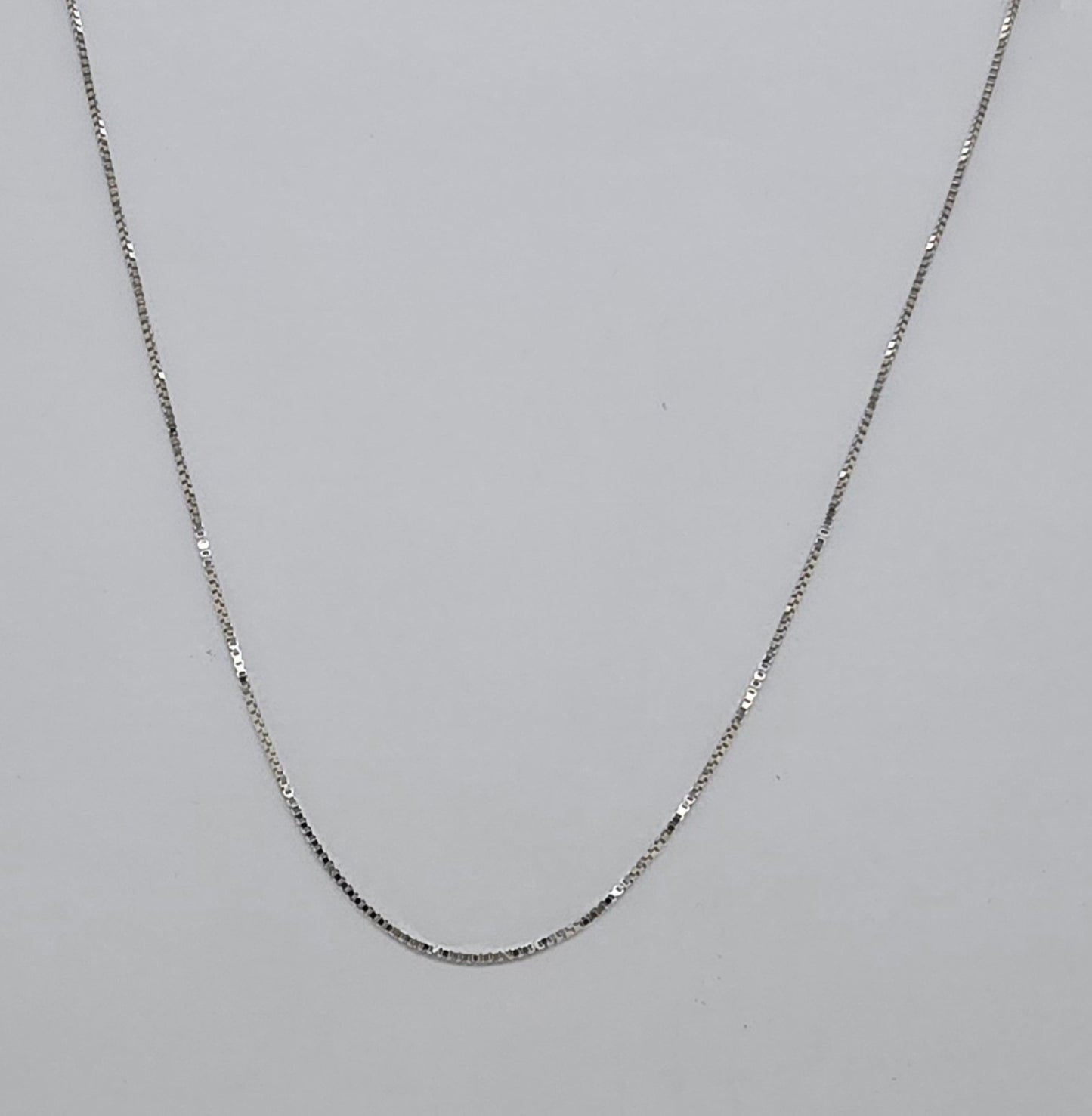 9CT WHITE GOLD IMPORTED ITALIAN 45CM BOX CHAIN.