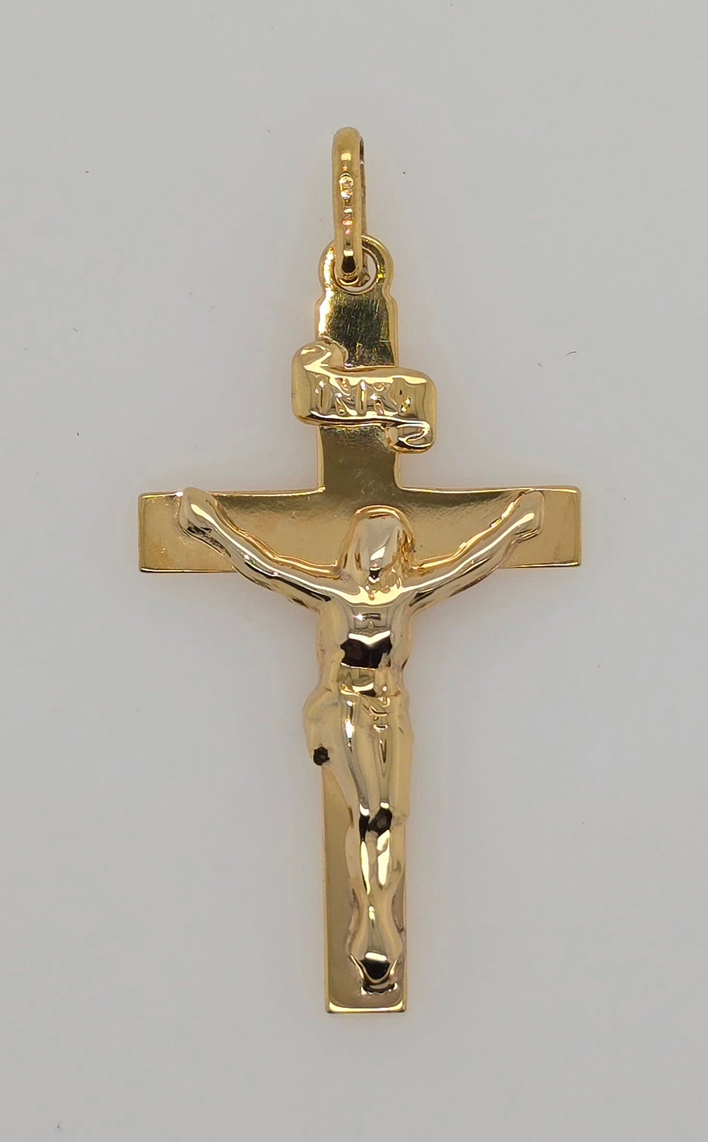 9CT YELLOW GOLD ITALIAN IMPORTED POLISHED CRUCIFIX