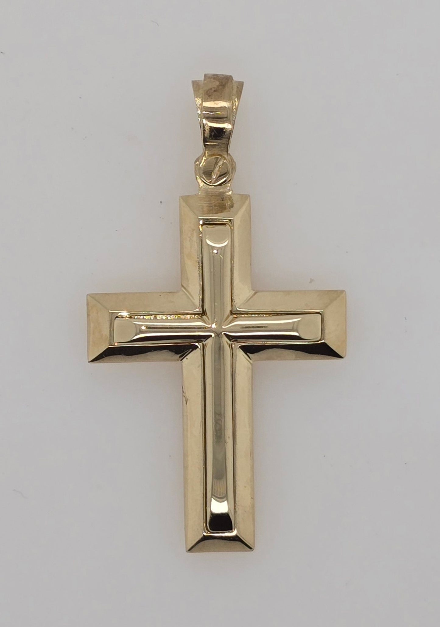 9CT YELLOW GOLD IMPORTED CROSS
