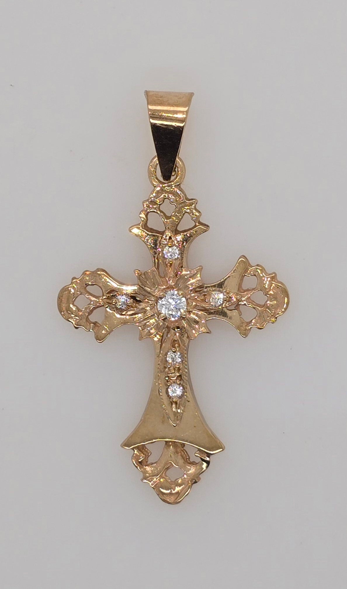 9CT YELLOW GOLD FANCY 26MM X 18MM (EXCLUDING BAIL) CUBIC ZIRCONIA CROSS