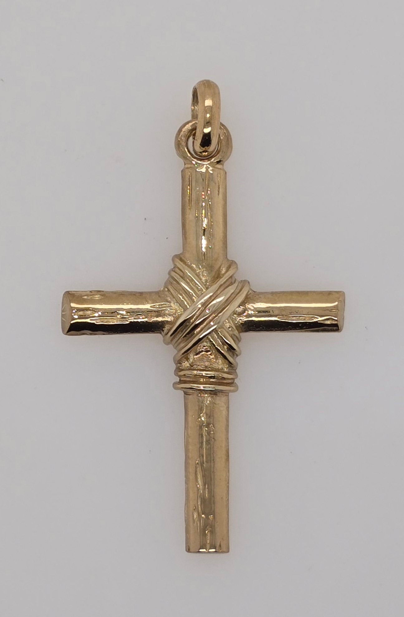 9CT YELLOW GOLD FANCY CROSS