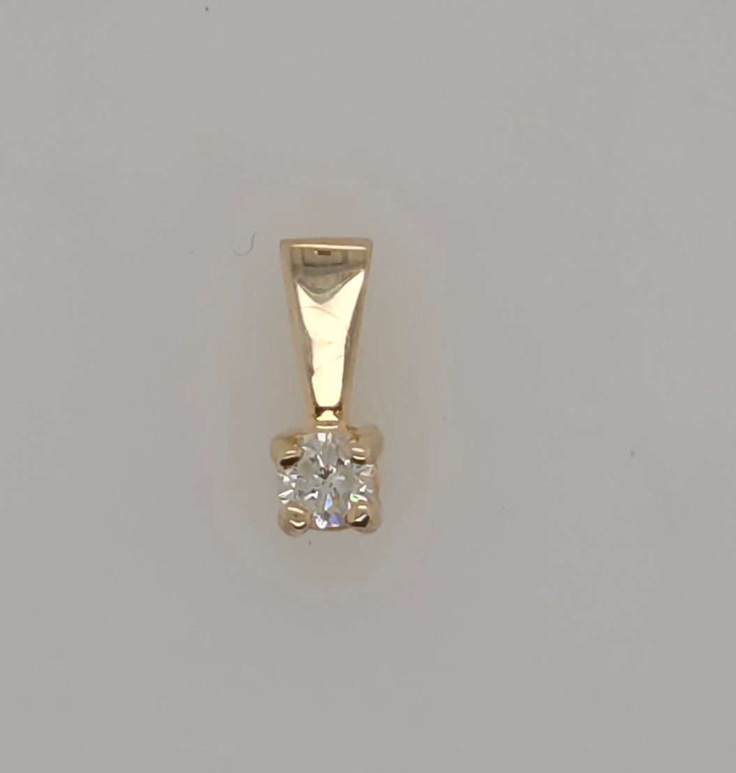 9CT YELLOW GOLD CLAW SET 0.09CT ROUND BRILLIANT CUT SOLITAIRE PENDANT.