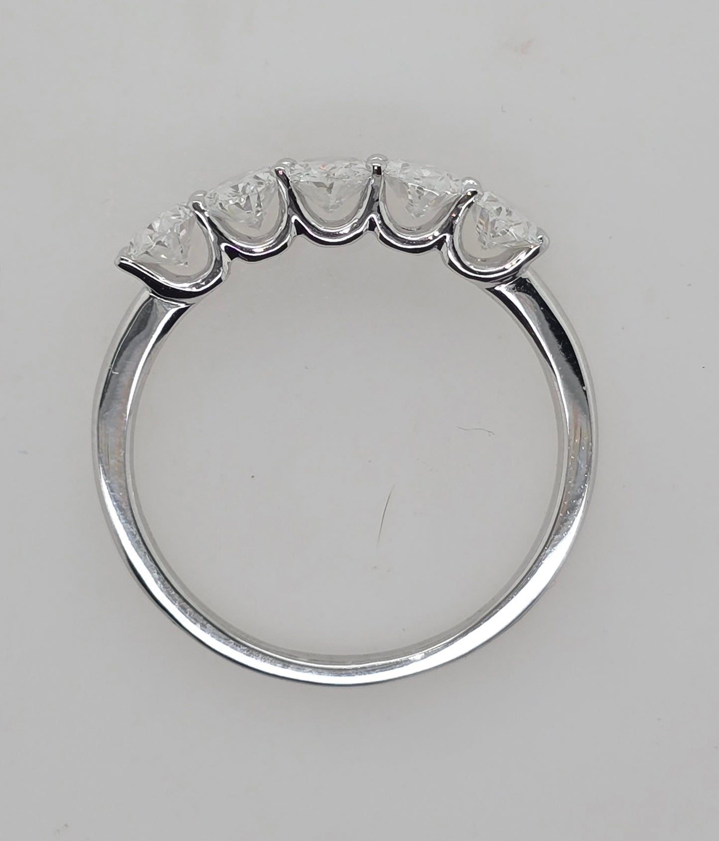 10CT WHITE GOLD 5 OVAL LAB GROWN DIAMONDS = 2.00CT RING.