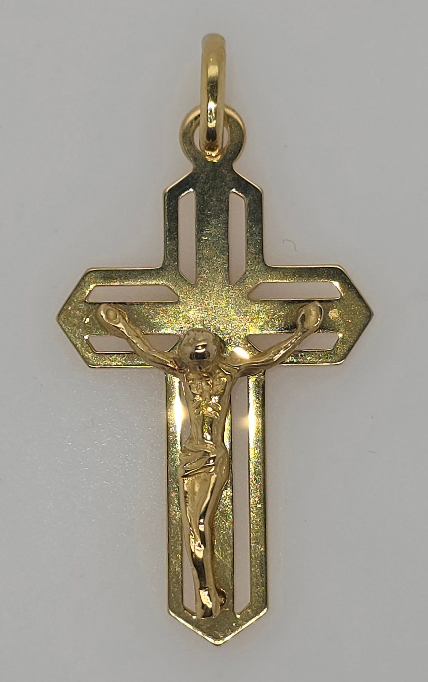 18CT YELLOW GOLD IMPORTED FANCY CRUCIFIX PENDANT.