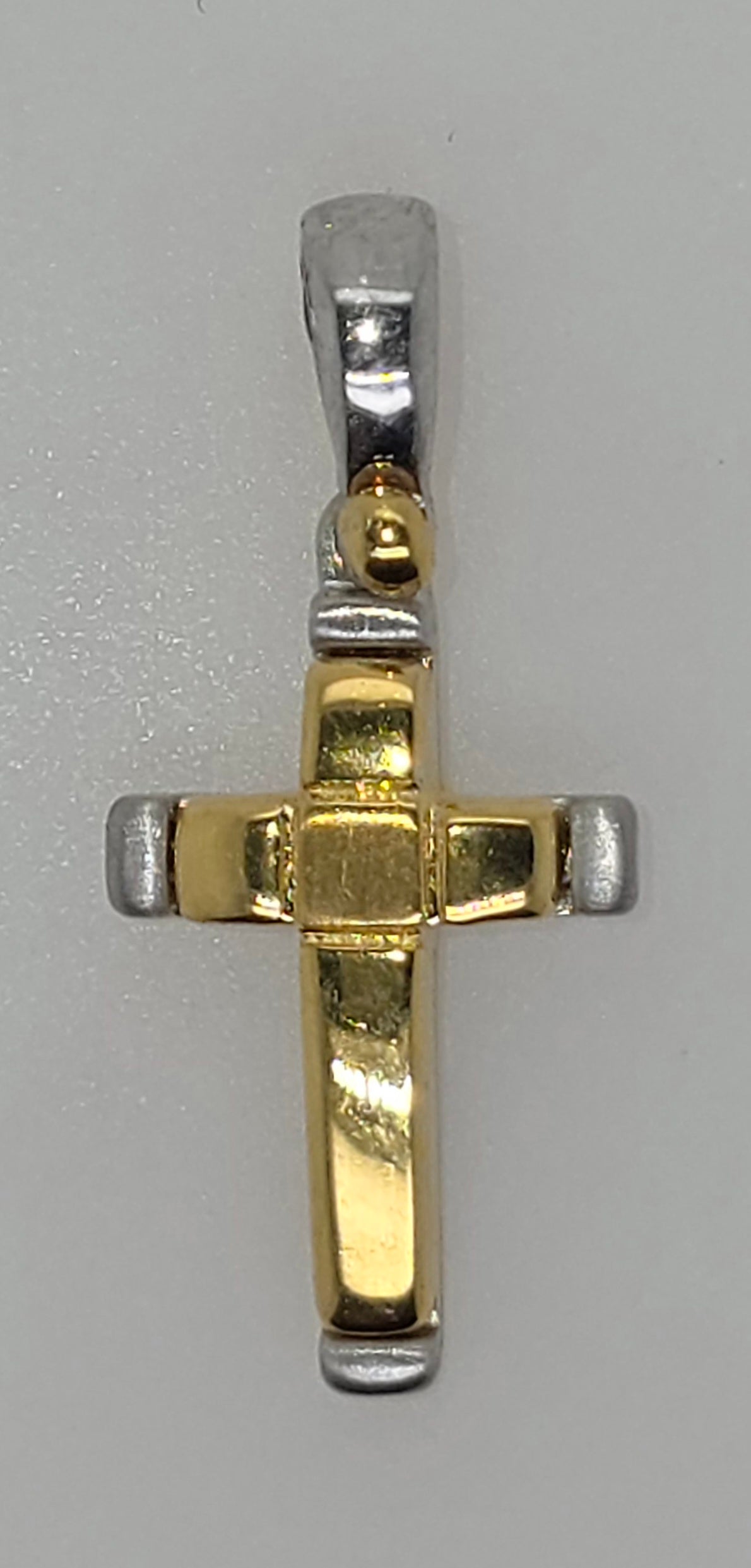 18CT TWO TONE IMPORTED ITALIAN 18MM 10.5MM CROSS PENDANT.