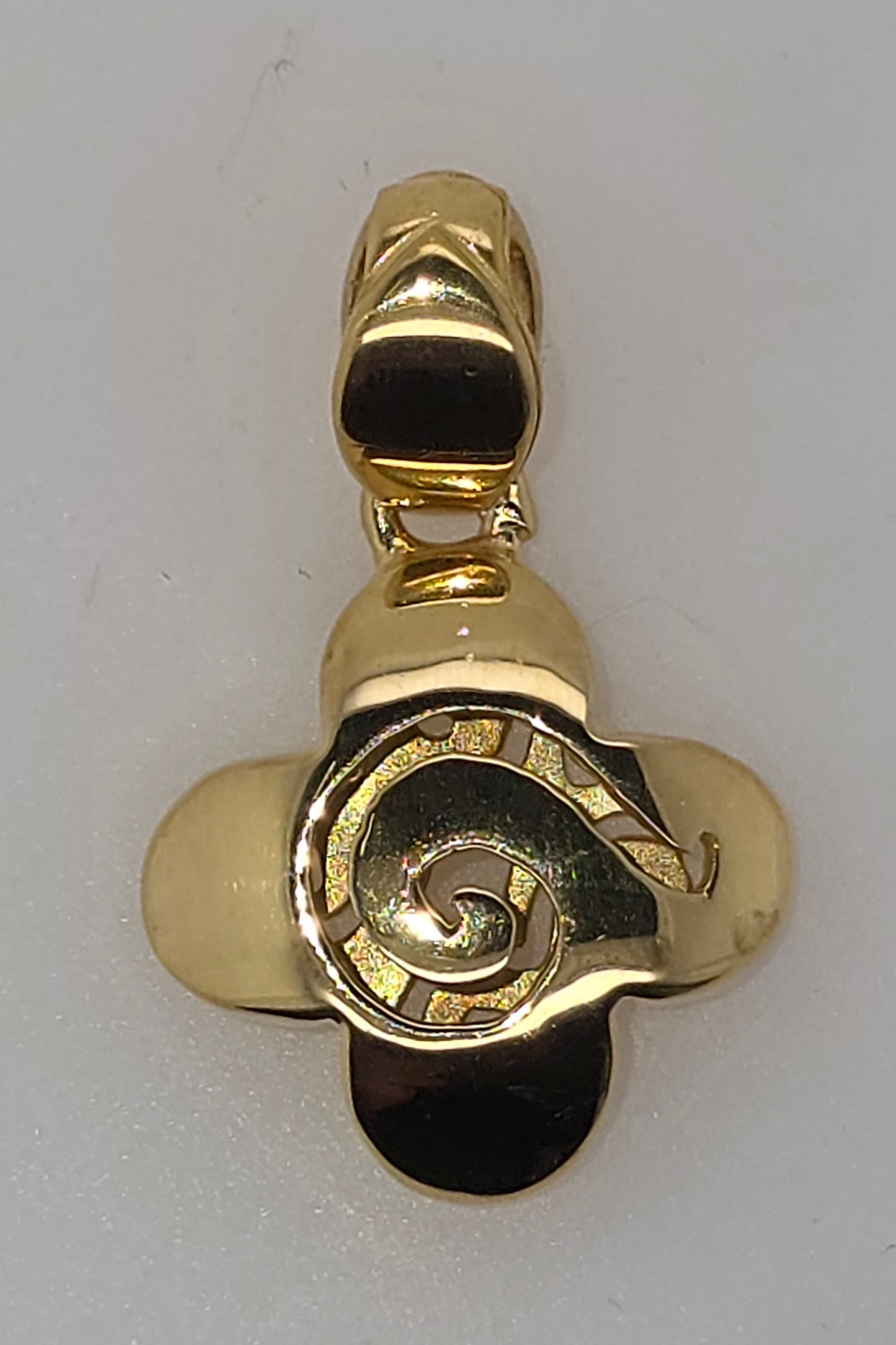 18CT YELLOW GOLD IMPORTED ITALIAN 15.2 X 15.2MM CROSS