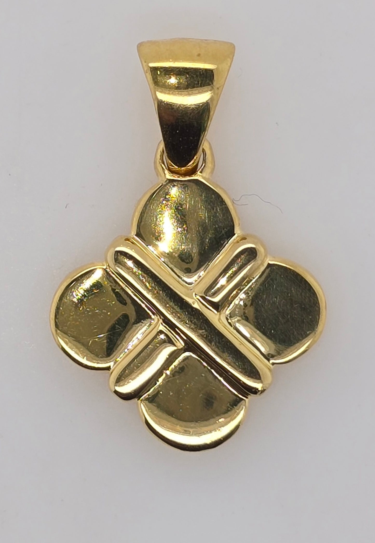 18CT YELLOW GOLD ITALIAN FANCY CROSS PENDANT.