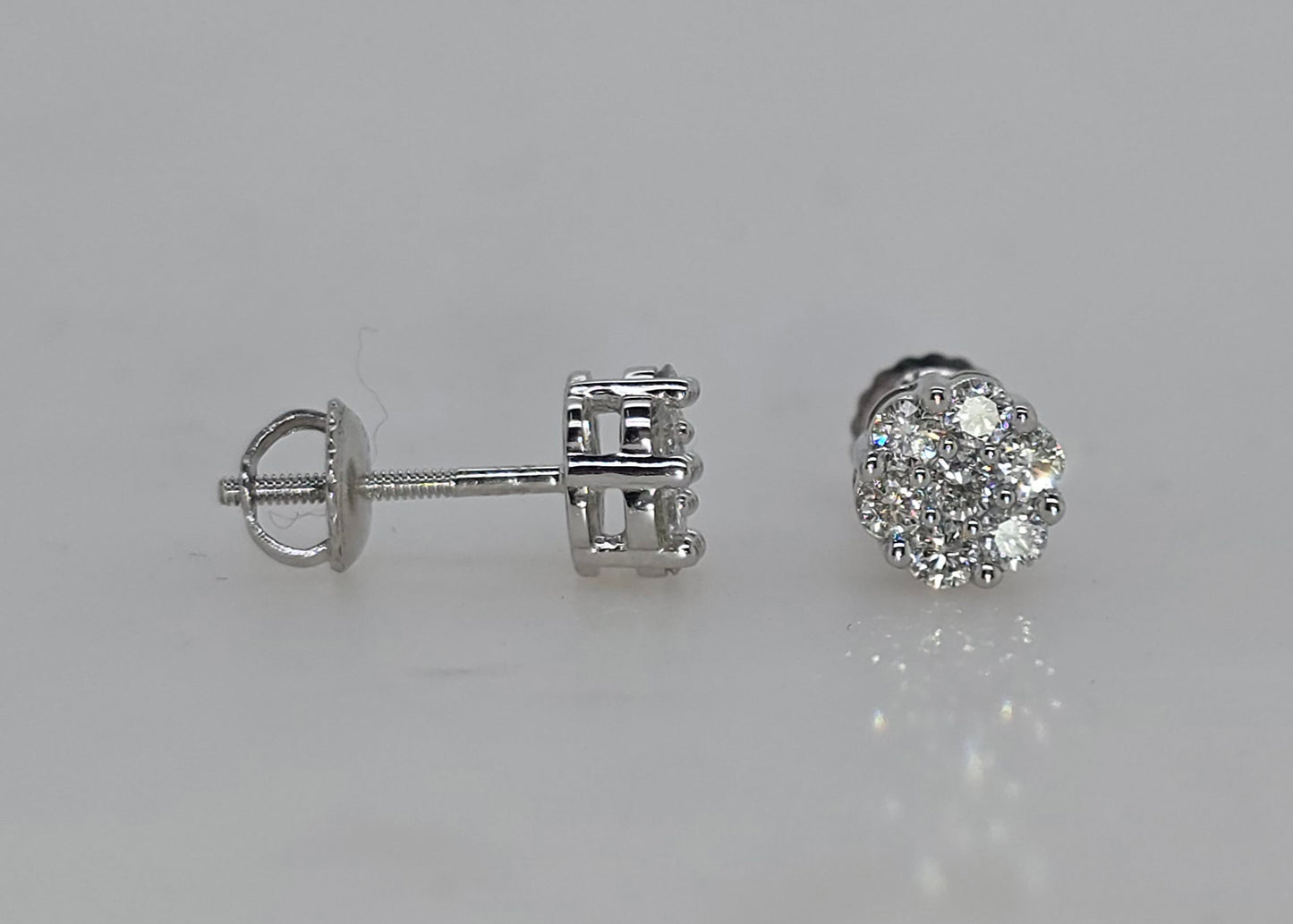 10CT WHITE GOLD CLUSTER 0.50CT LAB GROWN DIAMOND STUD EARRINGS.