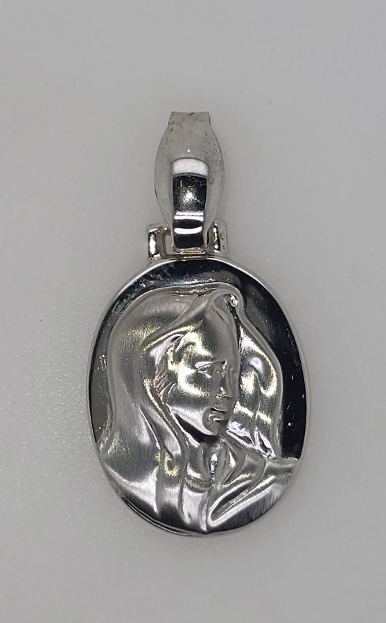 18CT WHITE GOLD IMPORTED OVAL 20MM X 16MM MADONNA PENDANT.