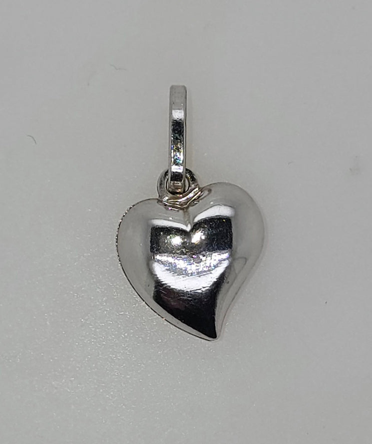 18CT WHITE GOLD IMPORTED 10.5MM PUFFED HEART CHARM.