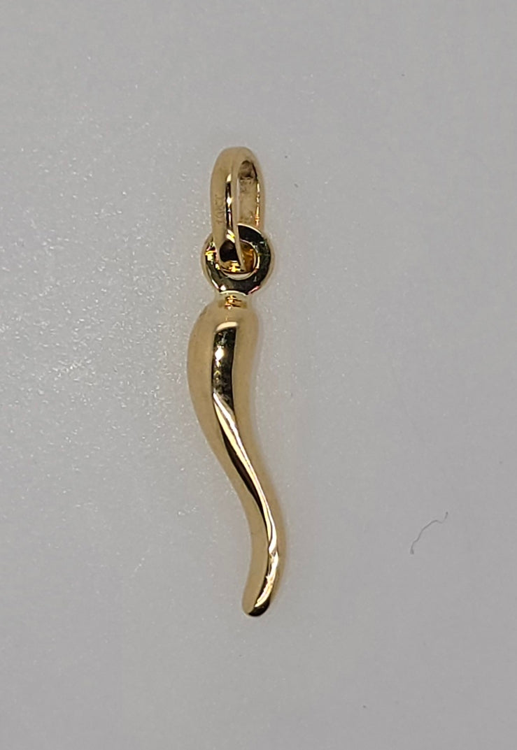 18CT YELLOW GOLD IMPORTED CHILLI PENDANT
