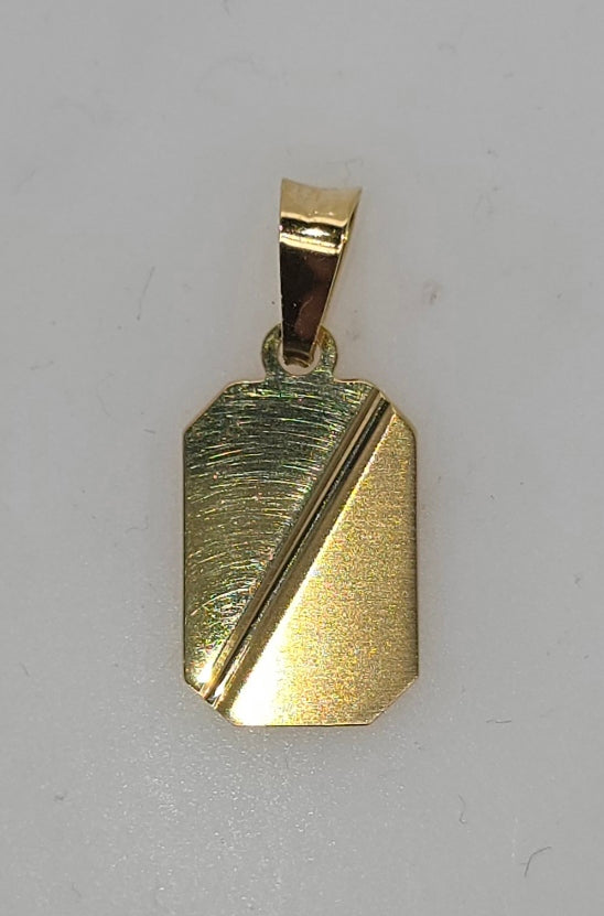 18CT YELLOW GOLD IMPORTED ENGRAVING PENDANT.
