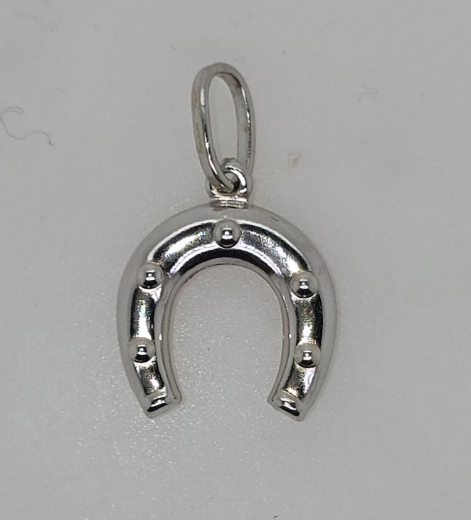 18CT WHITE GOLD IMPORTED 13MM HORSE SHOE PENDANT
