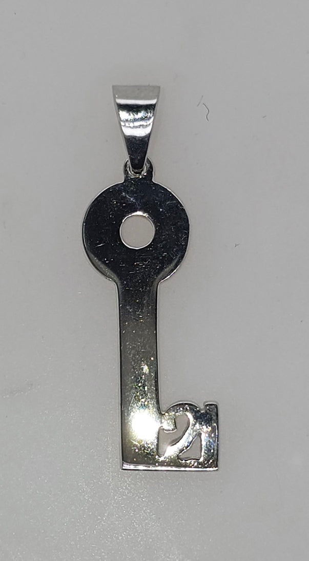 9CT WHITE GOLD SOLID 1.65GRAM 23MM 21ST KEY.