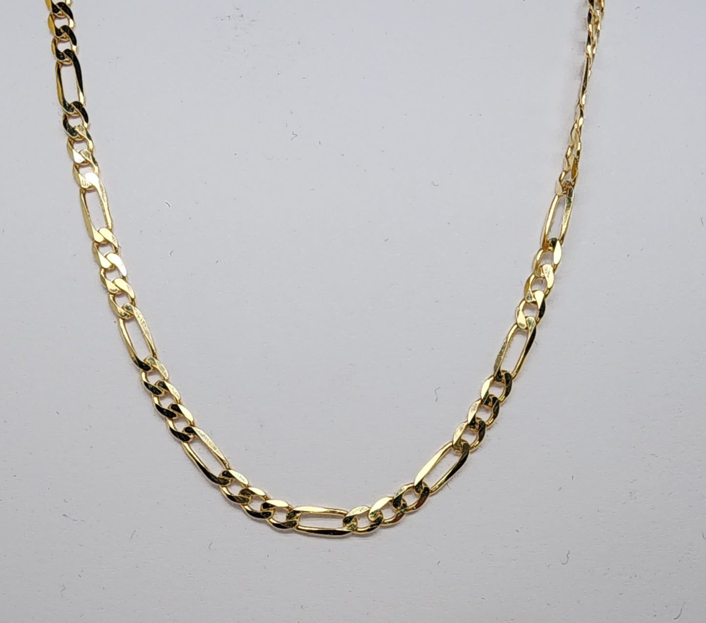 18CT YELLOW GOLD ITALIAN SOLID 3 X 1 FIGARO 50CM X 2.4MM CHAIN 5.62GRAMS.