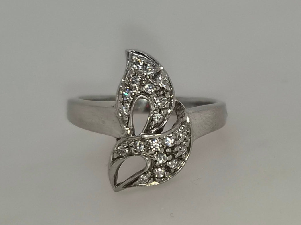 STERLING SILVER FANCY LEAF DESIGN CUBIC ZIRCONA RING.
