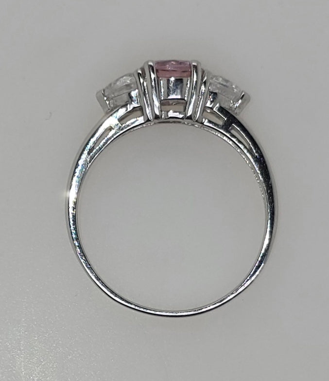 STERLING SILVER CUBIC ZIRCONIA 3 STONE RING.