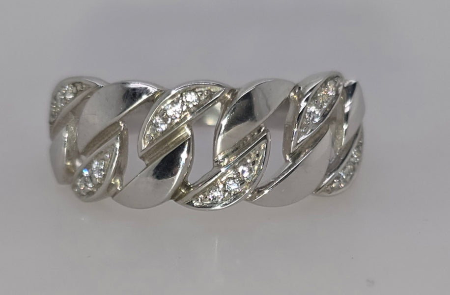STERLING SILVER 8MM CHAIN LINK LOOK WITH GRAIN SET CUBIC ZIRCONIA RING.