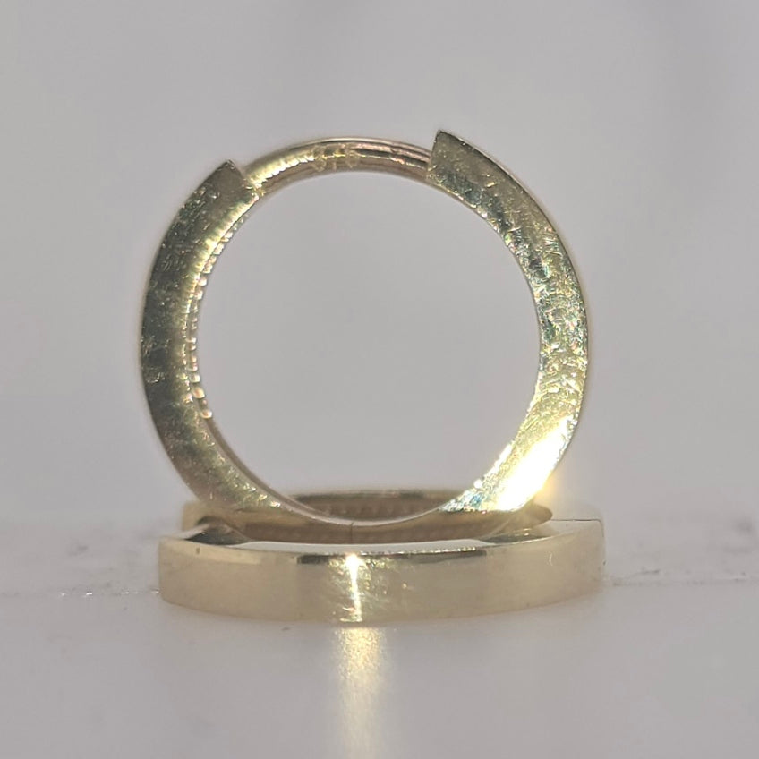9CT YELLOW GOLD IMPORTED 1.9MM X 9.5MM SQUARE PROFILE HUGGIE EARRINGS.