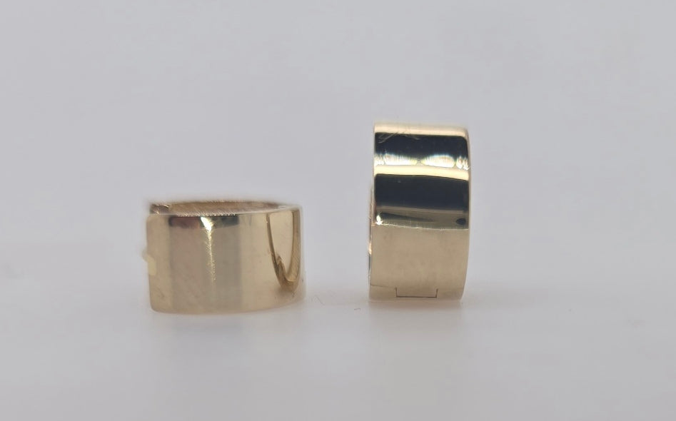 9CT YELLOW GOLD ITALIAN IMPORTED 6MM X 9MM HUGGIE EARRINGS.