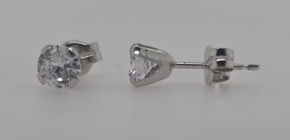 9CT WHITE GOLD 4.5MM ROUND CUBIC ZIRCONIA STUD EARRINGS