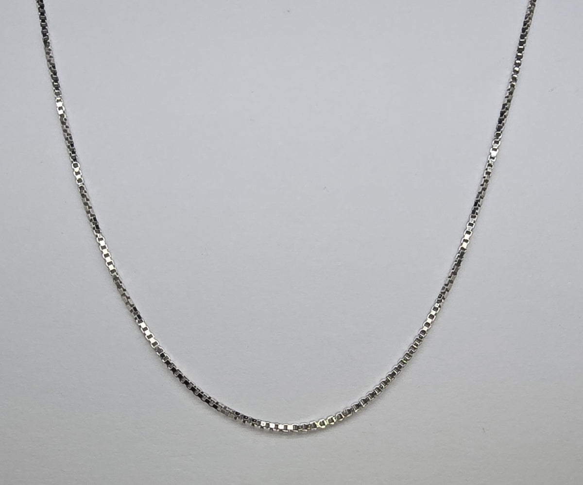 9CT WHITE GOLD IMPORTED ITALIAN 50CM X 0.7MM BOX CHAIN 1.4GRAMS