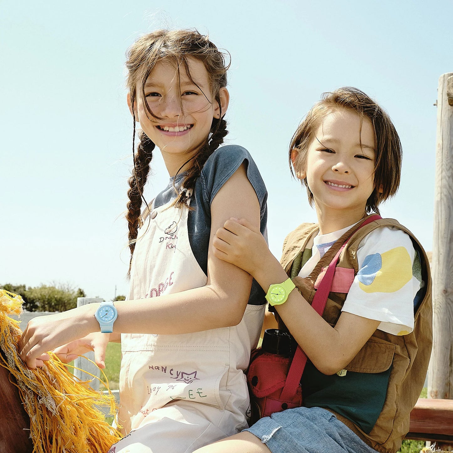 CASIO WATCH ANALOGUE GREEN FACE AND RESIN BAND. LQ24B-3B