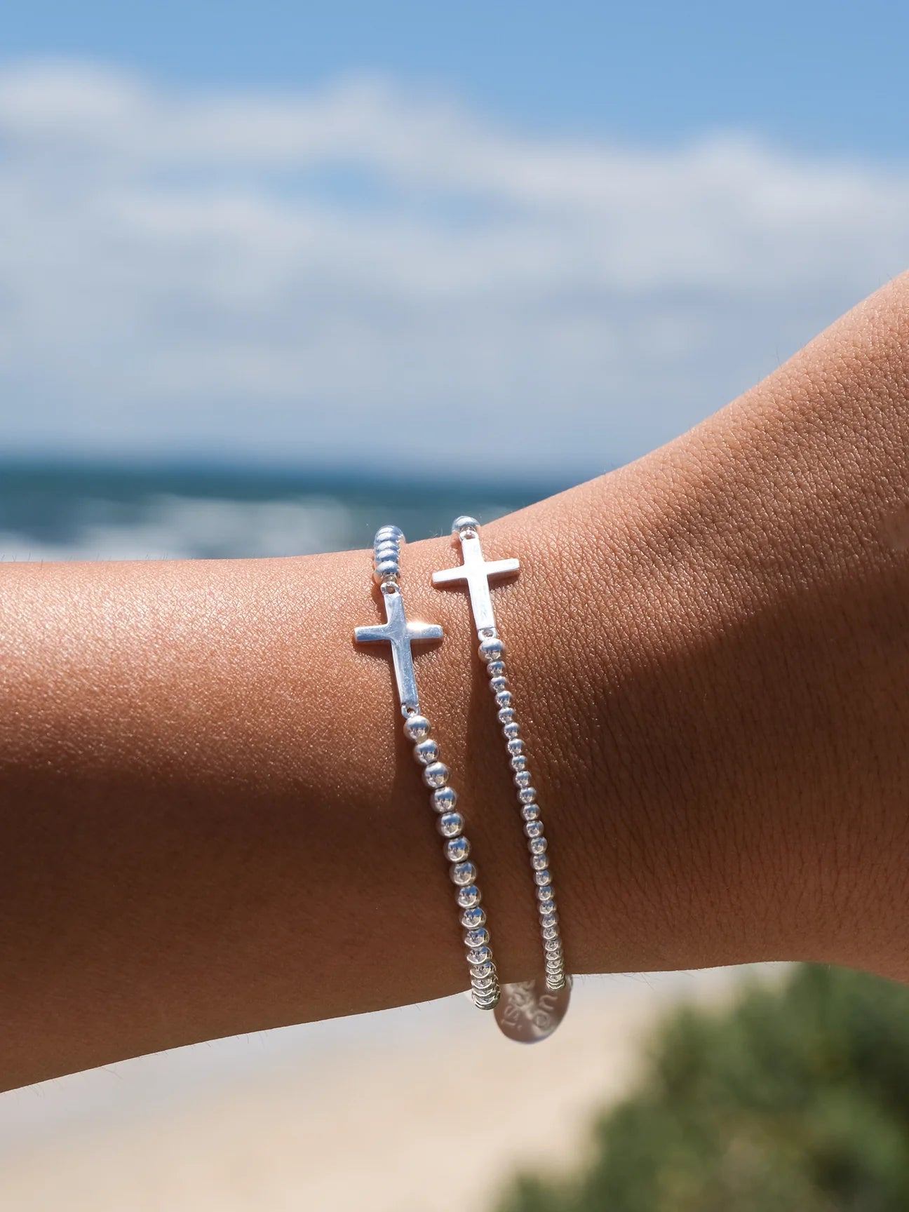SUE SENSI STERLING SILVER BALL FAITH CROSS BRACELET