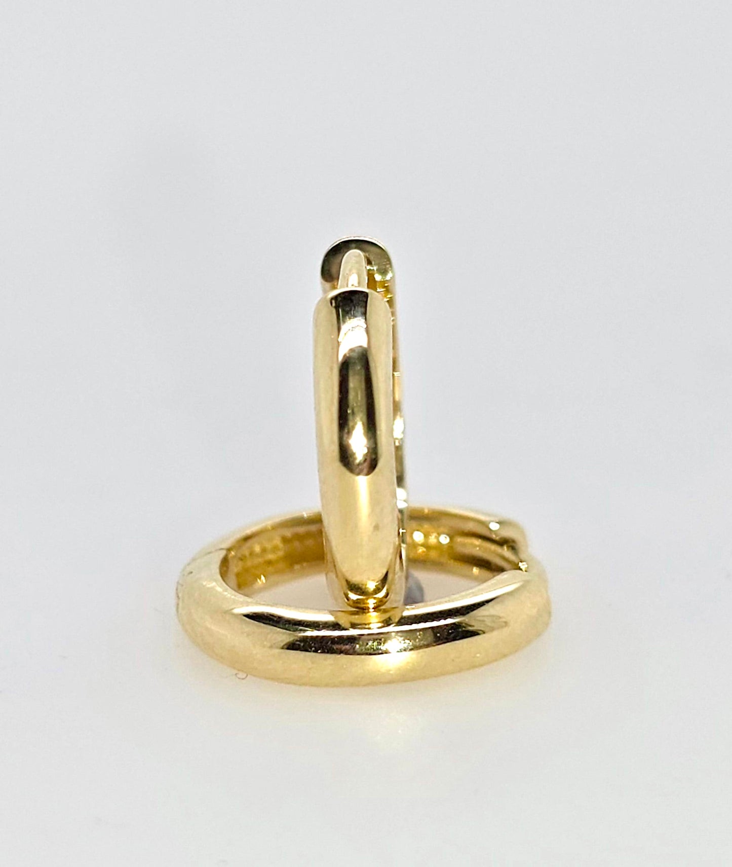 9CT YELLOW GOLD IMPORTED HUGGIE EARRINGS