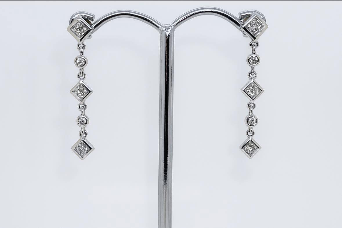 18CT WHITE GOLD DIAMOND DROP EARRINGS