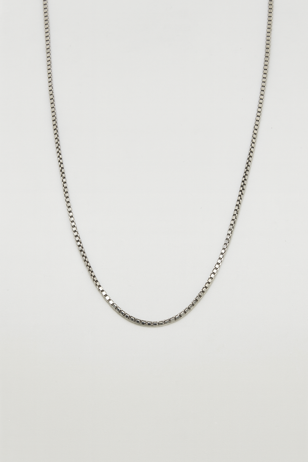 18CT WHITE GOLD IMPORTED 50CM BOX CHAIN 2.89G