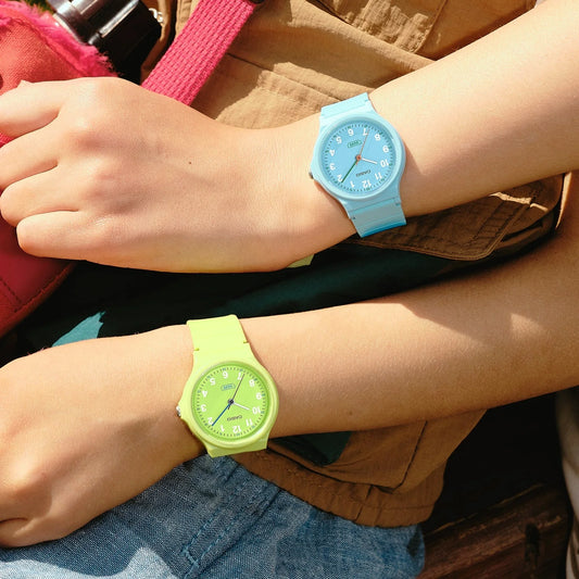 CASIO WATCH ANALOGUE GREEN FACE AND RESIN BAND. LQ24B-3B