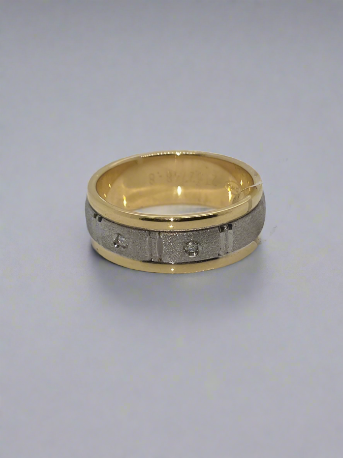 18CT TWO-TONE DIAMOND RING