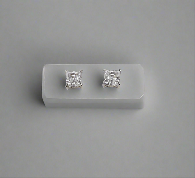 18CT WHITE GOLD CUBIC ZIRCONIA PRINCESS CUT STUD EARRINGS