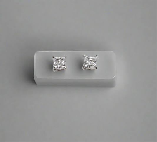 18CT WHITE GOLD CUBIC ZIRCONIA PRINCESS CUT STUD EARRINGS