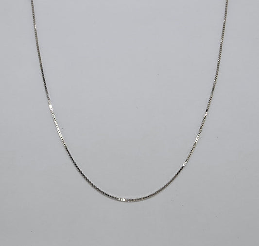 9CT WHITE GOLD IMPORTED ITALIAN BOX CHAIN.