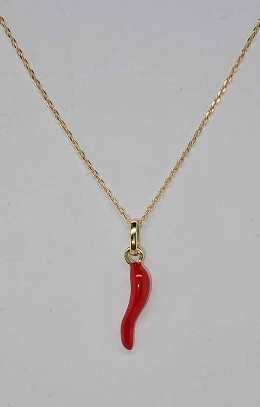 9CT YELLOW GOLD 14MM RED ENAMEL CHILLI PENDANT.