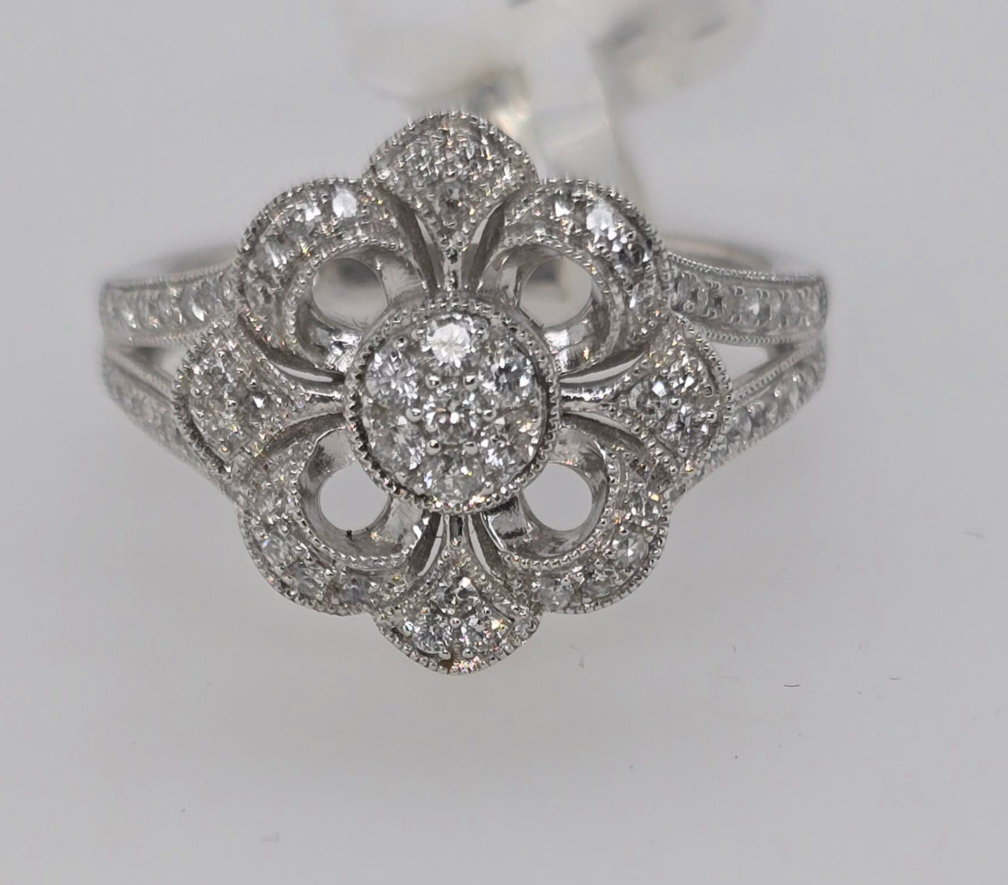 9CT WHITE GOLD DIAMOND RING