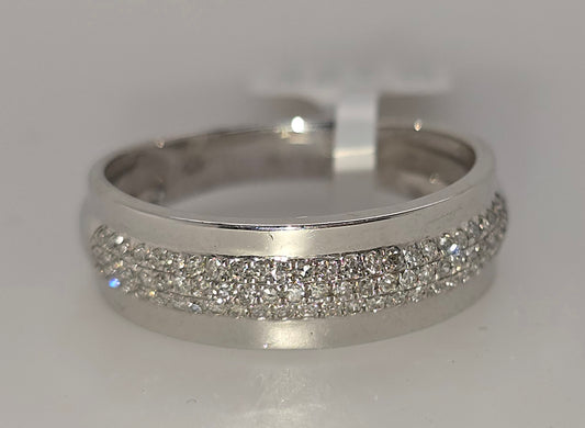 9CT WHITE GOLD DIAMOND RING