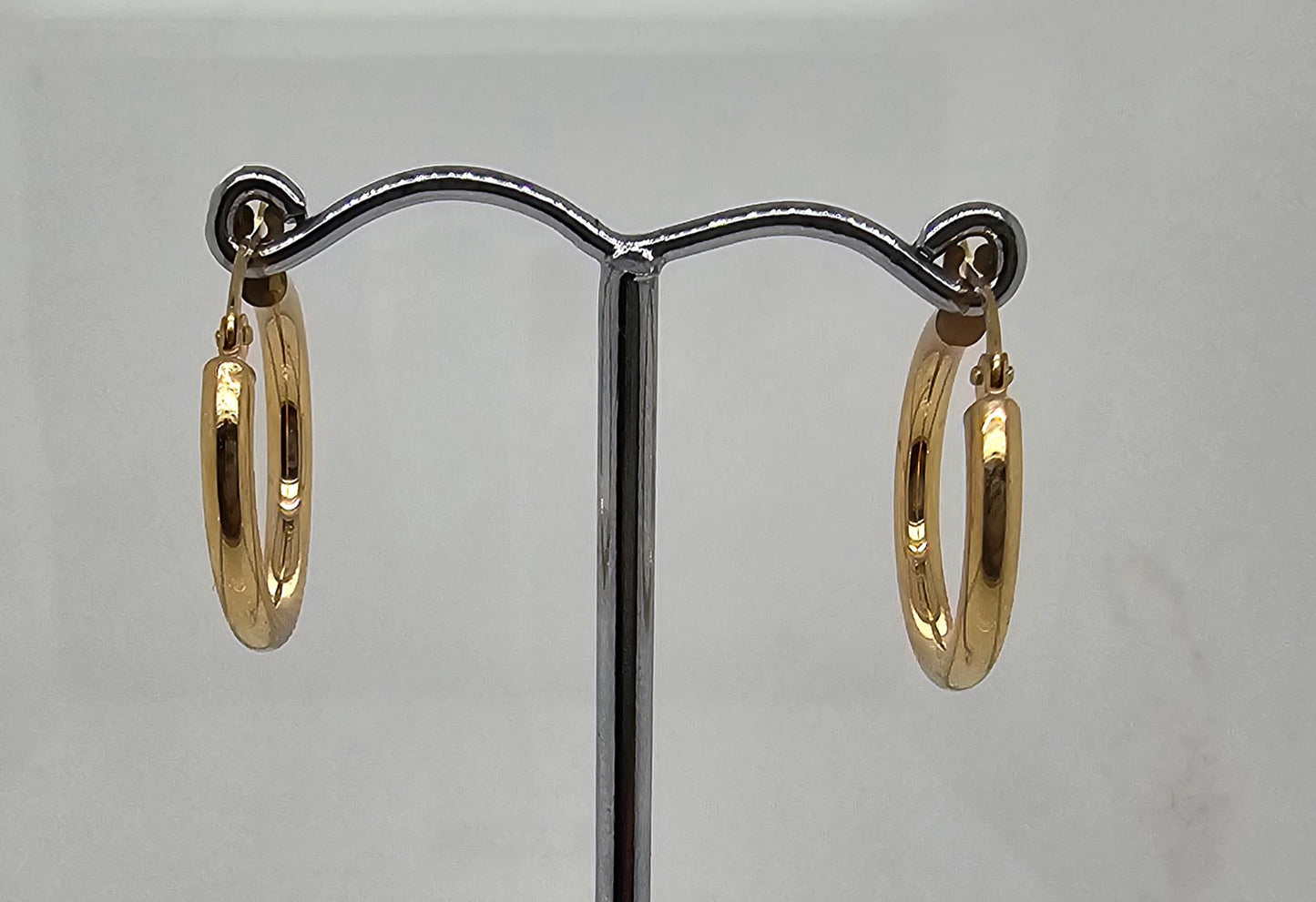 9CT YELLOW GOLD IMPORTED 2.5MM X 15MM HOOP EARRINGS