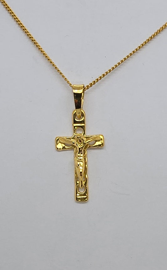 18CT YELLOW GOLD CRUCIFIX PENDANT.