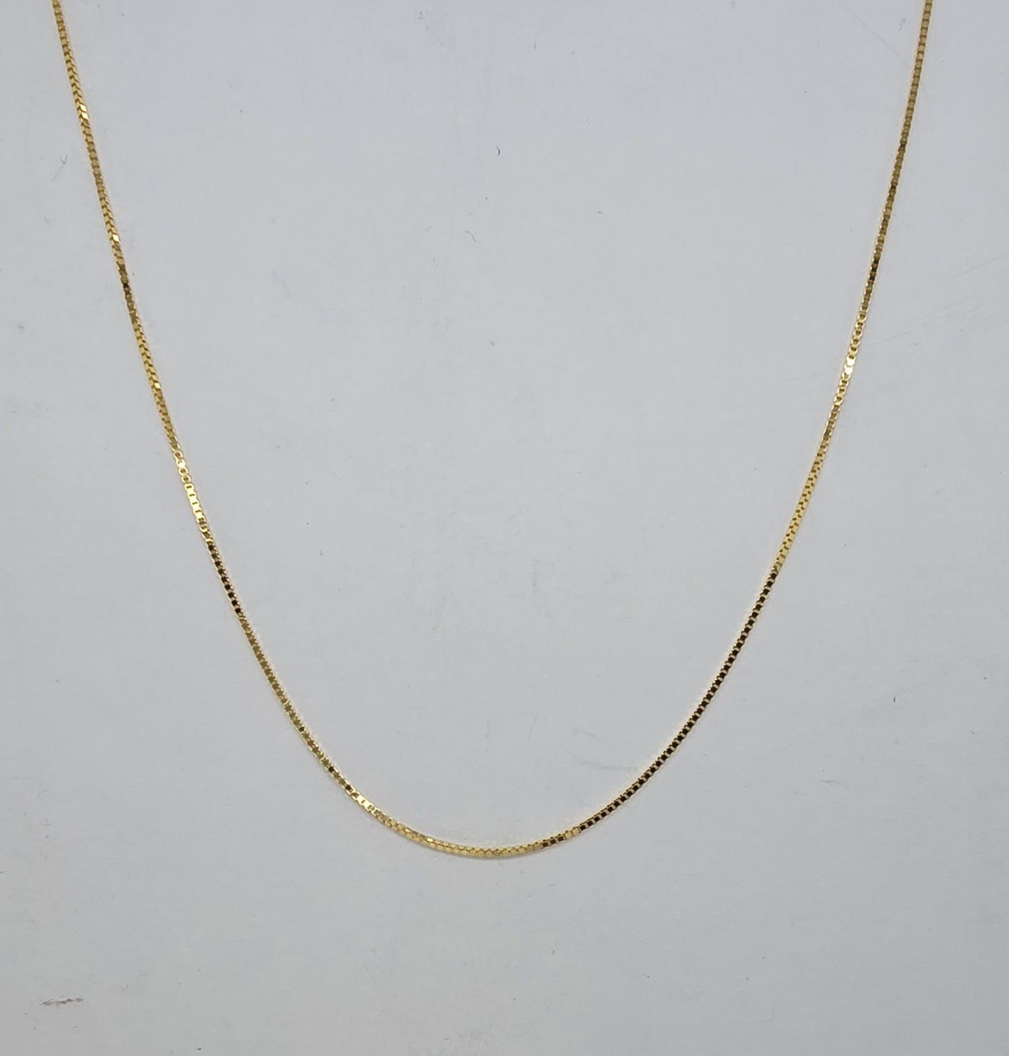 18CT YELLOW GOLD 45CM BOX CHAIN.