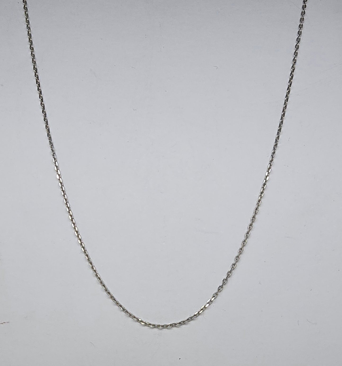 9CT WHITE GOLD IMPORTED ITALIAN OVAL LINK 42CM 0.95GRAMS CHAIN.