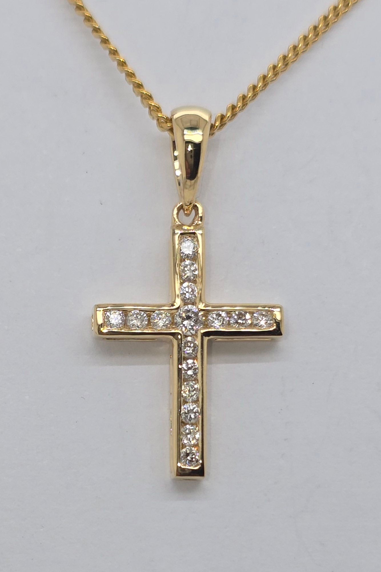 18CT YELLOW GOLD DIAMOND CROSS PENDANT