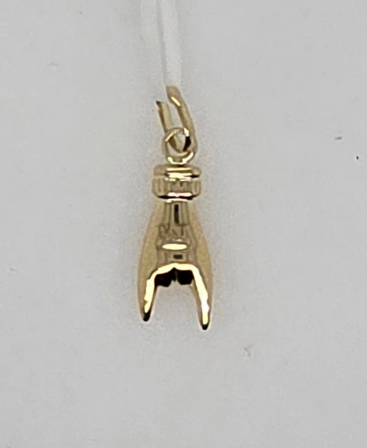 9CT YELLOW GOLD IMPORTED 15MM HAND PENDANT