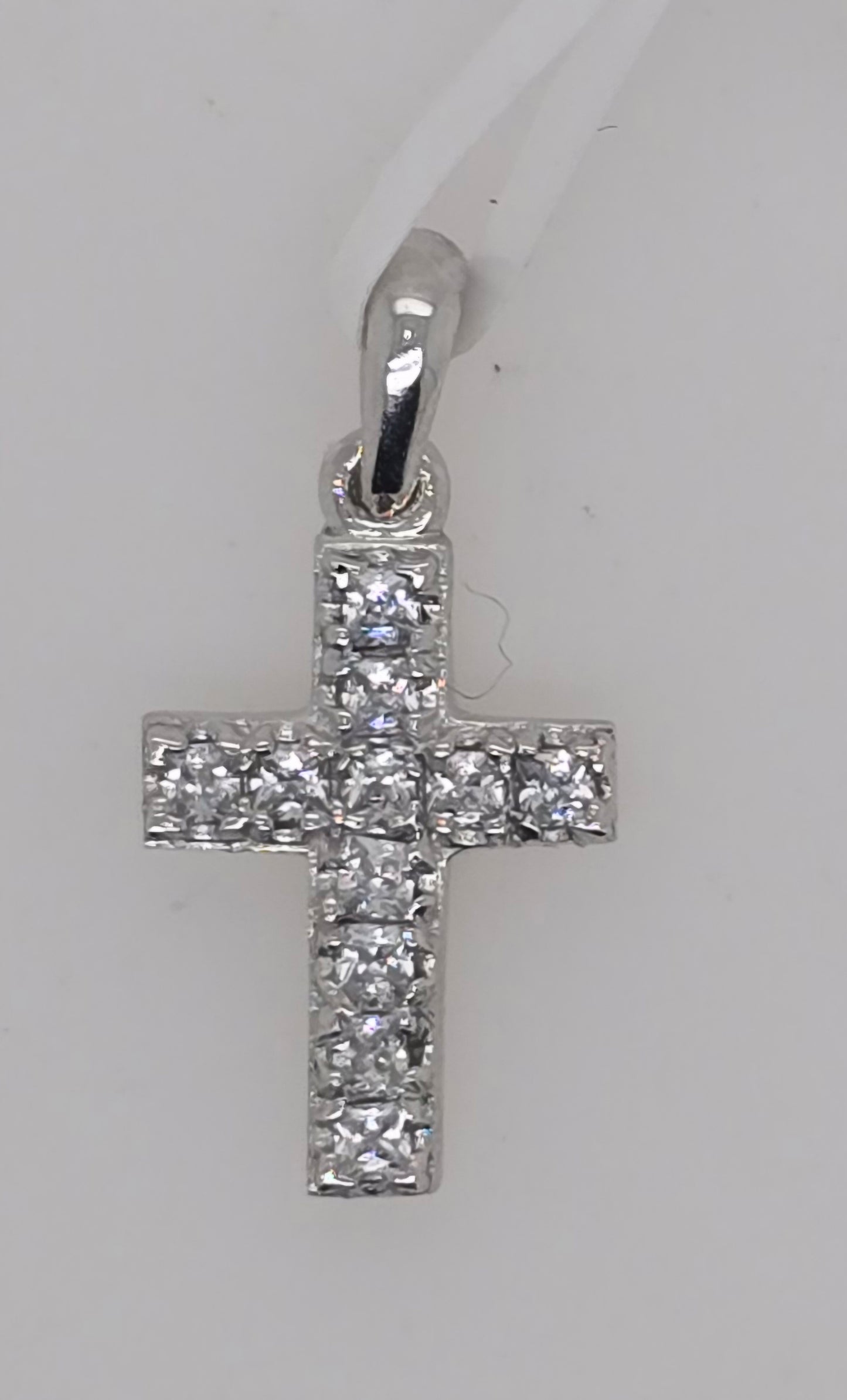 9CT WHITE GOLD CUBIC ZIRCONIA 15 X 9.5MM PAVE SET CROSS PENDANT