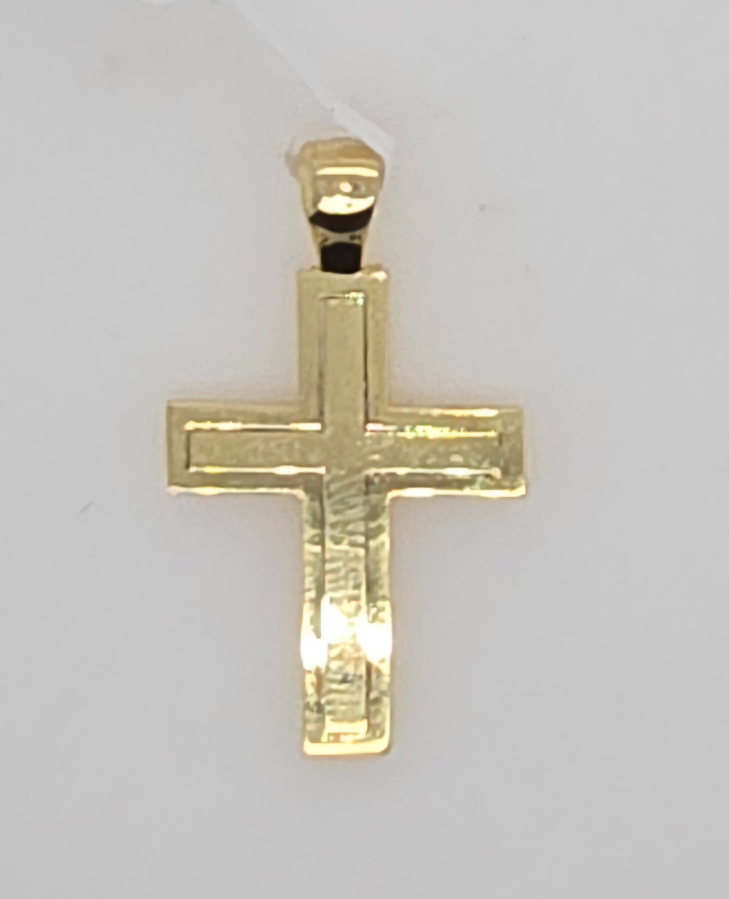 9CT YELLOW GOLD IMPORTED MEDIUM 22MM X 16MM POLISHED PATTERN CROSS PENDANT.