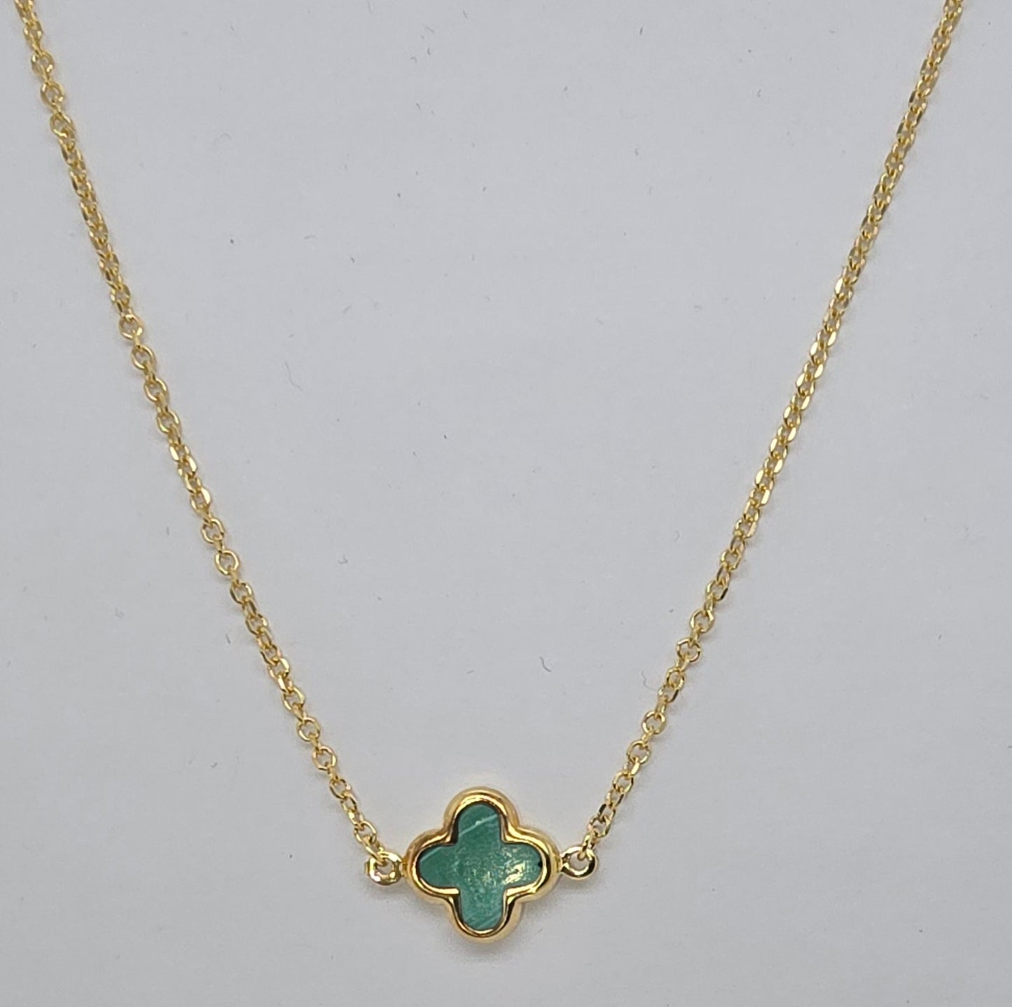 9CT YELLOW GOLD IMPORTED 43CM 9MM TURQUOISE CLOVER NECKLACE.