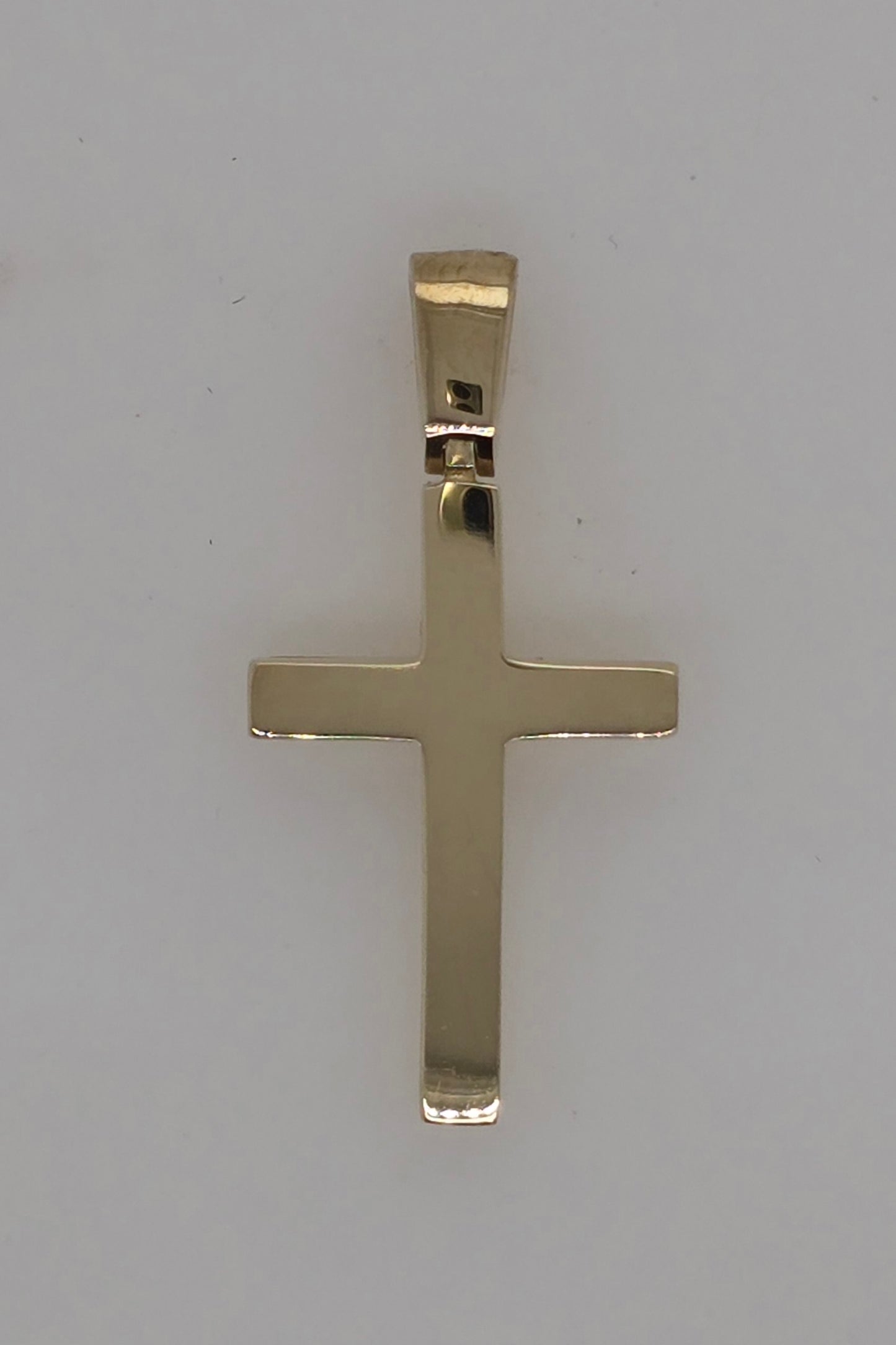 9CT YELLOW GOLD IMPORTED 19MM X 13MM (EXCLUDING BAIL) POLISHED CROSS.