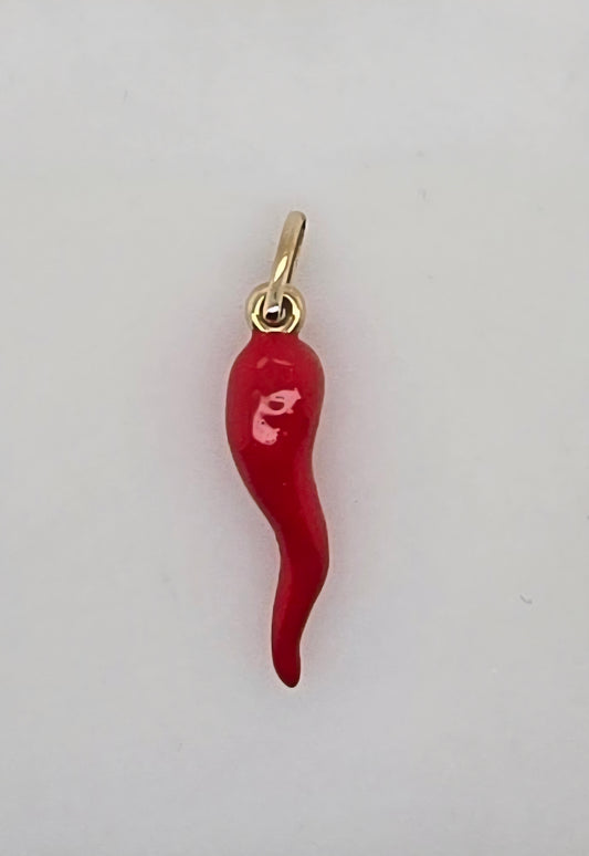 9CT YELLOW GOLD ITALIAN IMPORTED 26MM RED CHILLI PENDANT.
